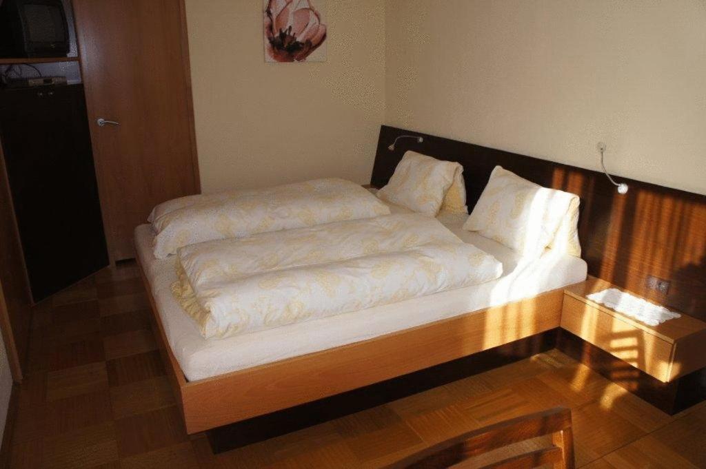 Gasthof Bauer Steyr Bagian luar foto