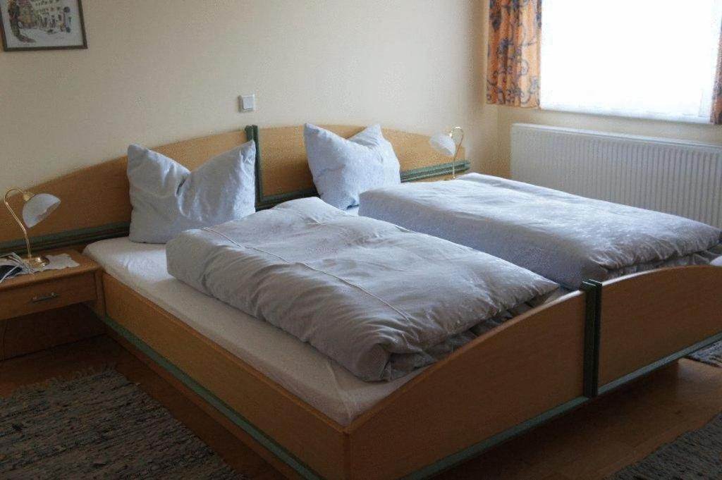 Gasthof Bauer Steyr Bagian luar foto