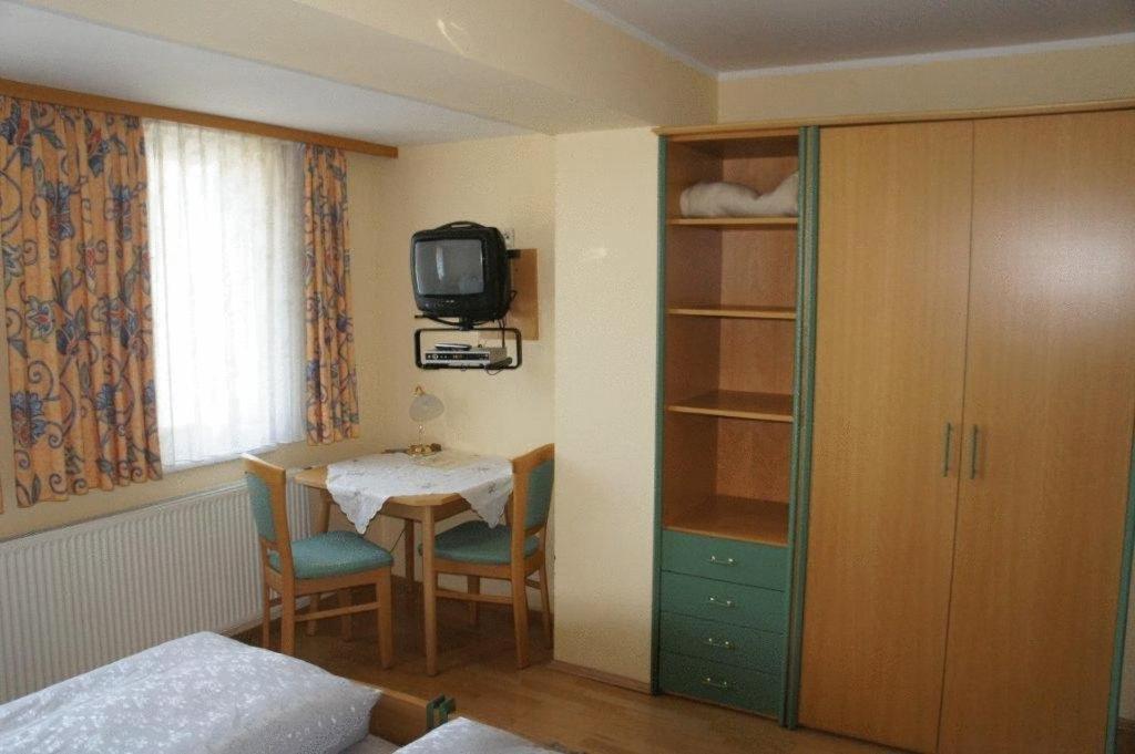 Gasthof Bauer Steyr Bagian luar foto